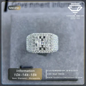 Nhẫn Nam Vàng Đính Đá Moissanite Round & Baguette Xếp Vuông Góc – NN1351