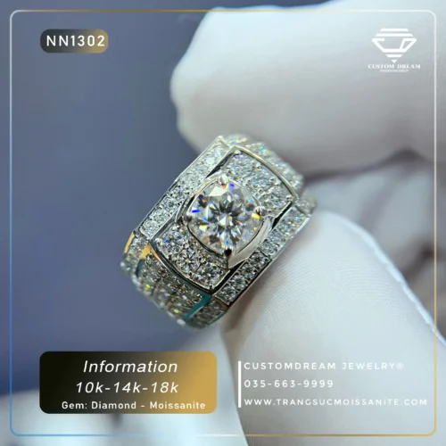NN1302-1 Nhẫn Nam Vàng Đính Đá Moissanite 6.8 Ly Vuông Đệm – NN1302