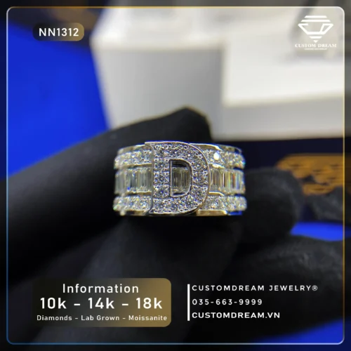 Nhẫn Nam Vàng Khắc Chữ Cá Nhân Hóa Đính Đá Moissanite – NN1312